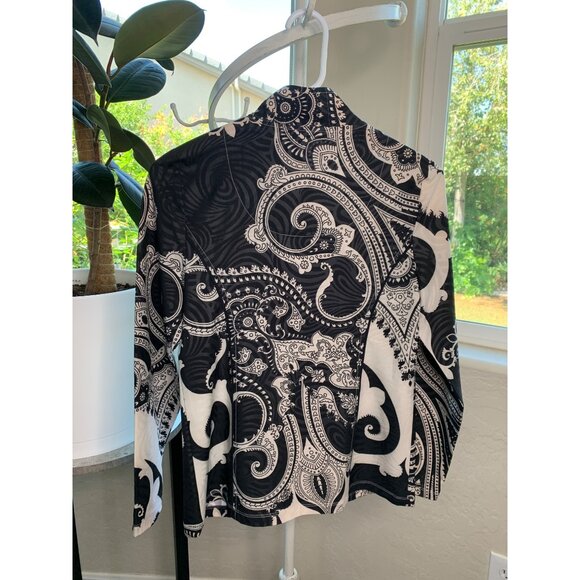 Chico's Zenergy Paisley Jacket Active Zip Size 0/2 US lightweight NWT 7084 - Picture 12 of 16